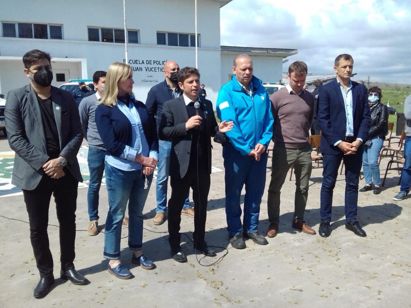 Kicillof en Olavarra: aumento para la Polica, entrega de patrulleros y la transformacin de cuajo